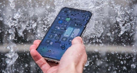 手机进水触屏异常解决方案示意图